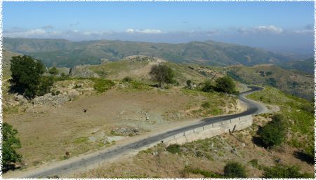 [Salendo la strada verso le Gole di Samaria]