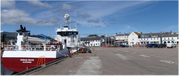 [Il porto di Ullapool]